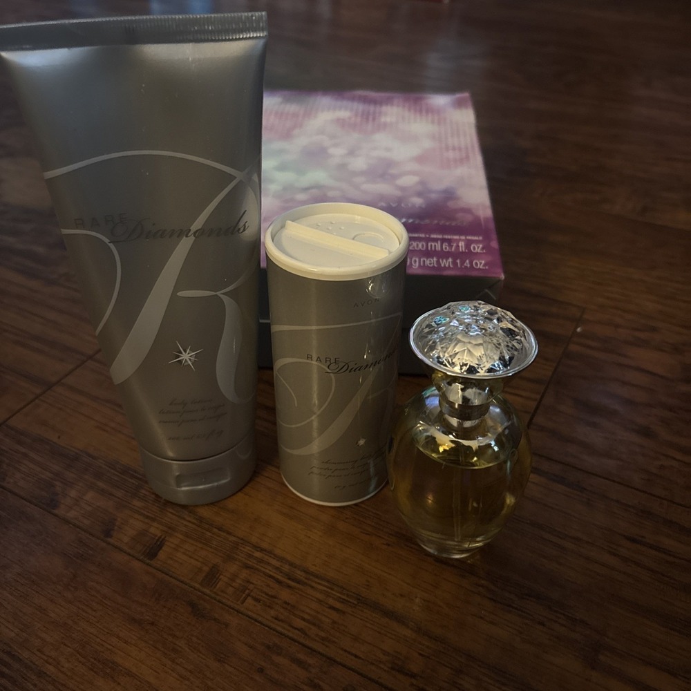 Avon Rare Diamonds Gift Set. Perfume, Lotion, Powder